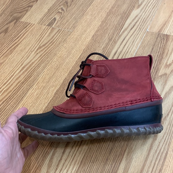 Sorel Red and Black Winter Boots - Picture 7 of 16